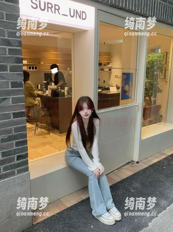 Bangni邦尼 Bangni邦尼最新短裤写真大赏,释放青春活力与时尚感的精美图片