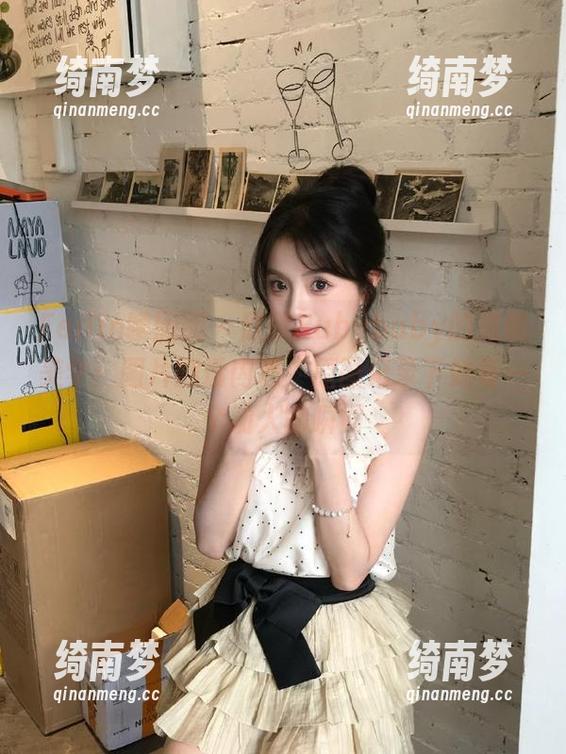 Feilin嗲囡囡 - 欣欣Rubybaby的透明美学：图片翻透内心，原图记录下她每一个动人的瞬间