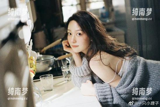 Feilin嗲囡囡-流氓小巫女 Feilin嗲囡囡 - 流氓小巫女带来的户外美图分享,感悟与自然和谐共生的美好!