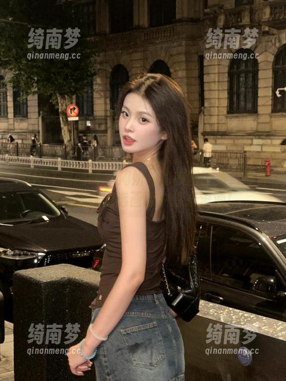 GIRLT果团网-周妍希 GIRLT果团网 - 周妍希的校园图集:青春的旋律在精选画面中悠扬流淌!