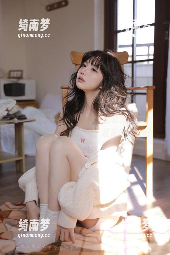 GIRLT果团网-尹意纯 GIRLT果团网 - 尹意纯职业装全套写真,清新可爱的职场新风尚,赶紧来欣赏吧!