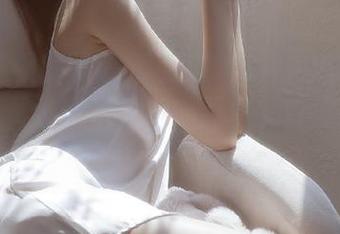 GIRLT果团网 - 爱丽莎LISA泳池写真图包，免费下载从未如此简单，带你感受酷夏下的无尽魅力！