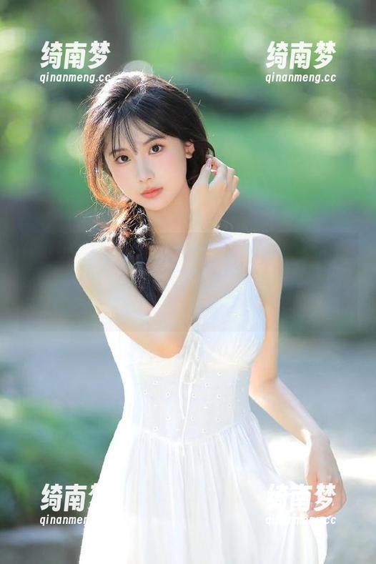 GIRLT果团网-王婉悠 GIRLT果团网 - 体验王婉悠空姐的别样魅力,福利丰富的图包助你开启视觉新世界!