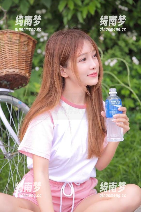 ISHOW爱秀-张曼婷 ISHOW爱秀 - 探寻张曼婷的校园私房摄影作品,轻松俘获你的视觉!