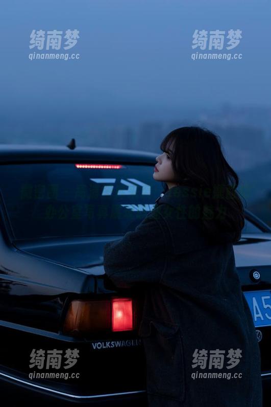 微密圈 - 高清图库来袭：Jessie婕西的办公室写真展现职业女性的魅力