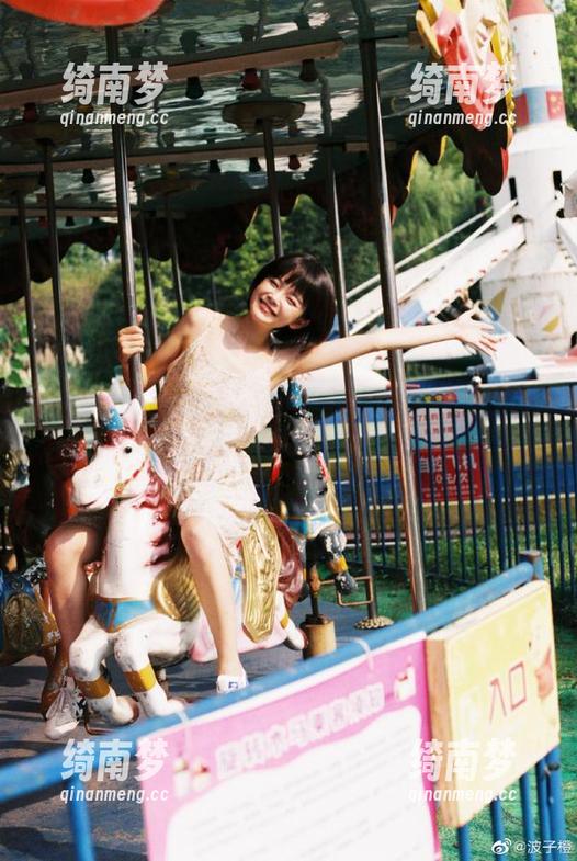 MiiTao蜜桃社 - 精致生活：木奈奈的裤里丝写真，美图灵动如诗
