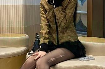 MyGirl美媛馆 - Carina绮里嘉红裙图包，追寻她在不同场景中的迷人风情！