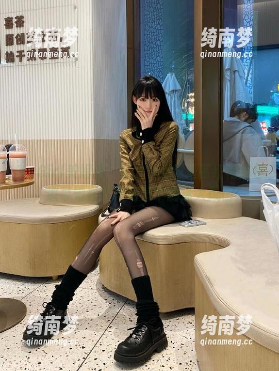 MyGirl美媛馆-Carina绮里嘉 MyGirl美媛馆 - Carina绮里嘉红裙图包,追寻她在不同场景中的迷人风情!