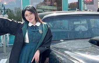 Natsuko夏夏子家庭教师写真图片下载，感受她如画的魅力与温柔气息！