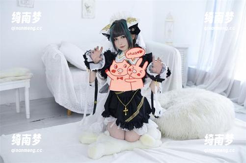 PAKI草莓酱 尽情欣赏PAKI草莓酱的花园兔女郎套图,另类写真资源推荐