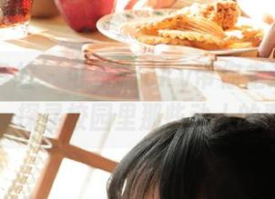 PDL潘多拉 - 可乐Vicky带你走进校服写真全集：探寻校园里那些动人的青春故事