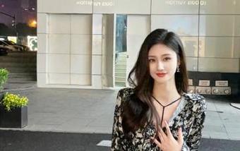 Pary摄影 - 小罗白丝写真大放送，下载原图尽享绝美瞬间！