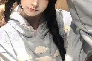 在线查看PoppaChan雷姆女仆写真资源，带你进入梦幻般的可爱世界！