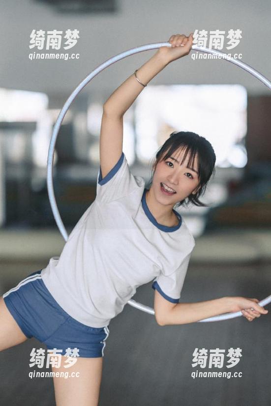 无圣光也能绽放美丽，PoppaChan宵宫图集展示她的独特风情