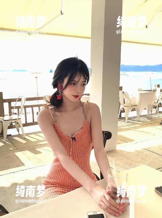 惊艳高清写真：PoppaChan带你领略肉丝的优雅与性感