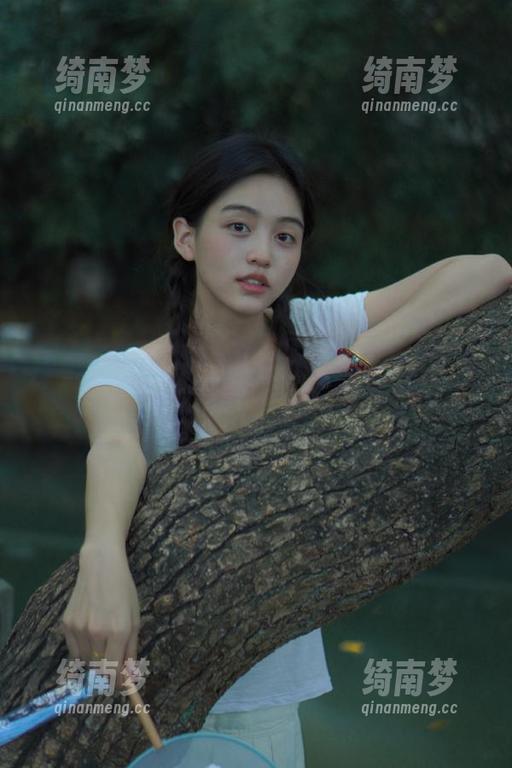 QingDouKe青豆客 - 感受高清张美荧女神写真图片中细腻的光影与动人的情感