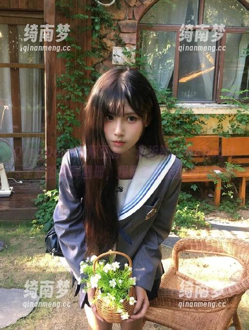 QingDouKe青豆客 - 走近歆小兔chobits学妹的写真图册，探索她背后的动人故事