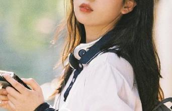 SIW斯文传媒 - 甄真在黑丝中的优雅瞬间，高清写真捕捉她的灵动与魅力