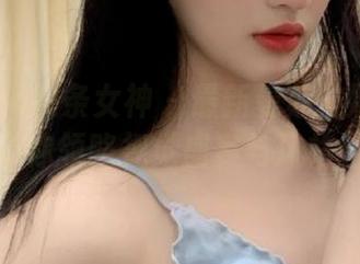 TouTiao头条女神 - 最新曼苏拉娜短裙图集，带你领略视觉盛宴与风格碰撞！