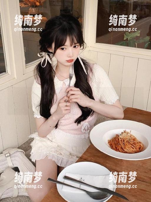 TouTiao头条女神-莫小希 TouTiao头条女神 - 领略美感:莫小希内衣作品集原图全景呈现
