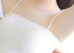 UGirls尤果网 - 妮小妖高清写真作品集：优雅眼镜展现别样风情与魅力