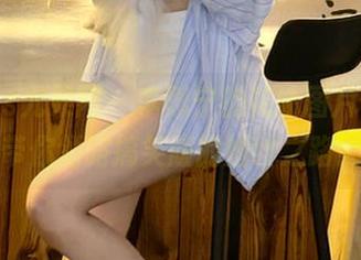 UGirls尤果网 - 李思宁的花嫁图片合集，带你领略搞笑版的婚纱之路！