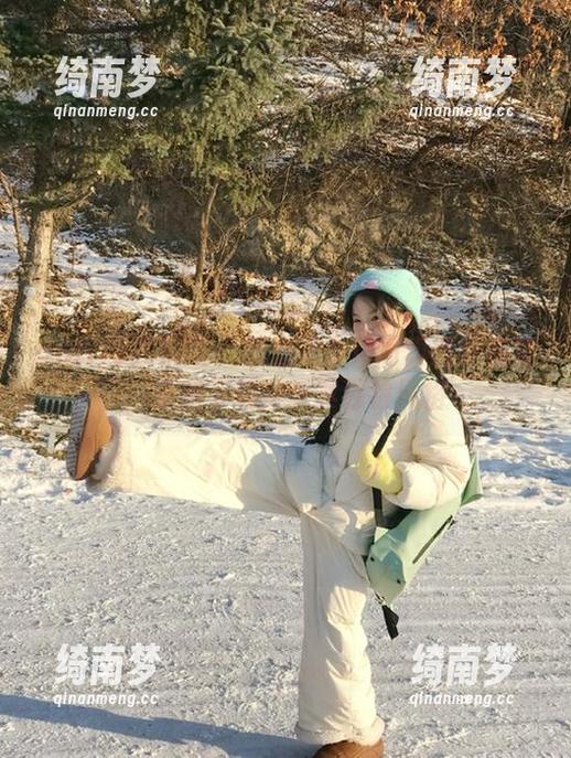 UGirls尤果网 - 杨晨晨女仆写真原图盛宴，免费下载尽享其独特风格