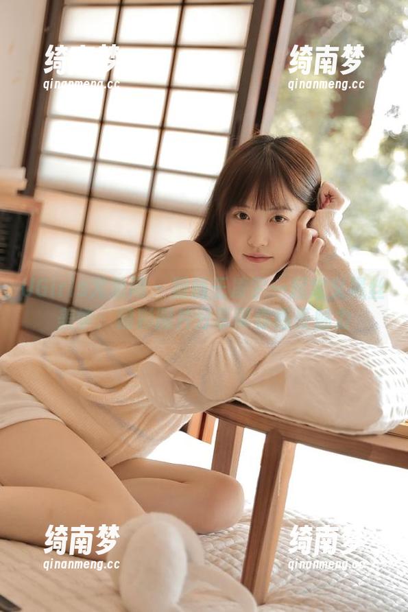 UGirls尤果网 - 跟随王凌宇一起定义黑丝美学：精彩图片分享带你感受魅力