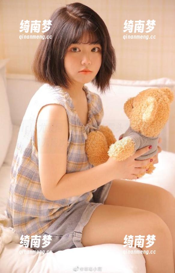 UGirls尤果网 - 王谨轩崭露头角，带你领略死库水图集中的迷人美图！
