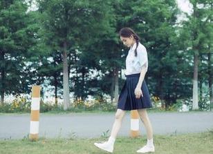 UGirls尤果网 - 纯小希灰丝写真的无圣光风格，真敢挑战大家的审美底线吗？