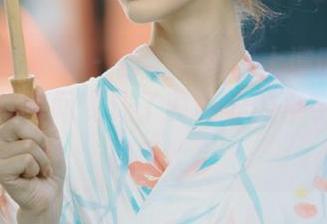 UGirls尤果网 - 当牛仔裤遇上谭晓彤的私拍，图片瞬间变成了时尚界的小宇宙，力量无比！