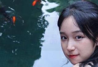 UGirls尤果网 - 在白裙梦境中徜徉：谭晓彤的写真作品原图分享