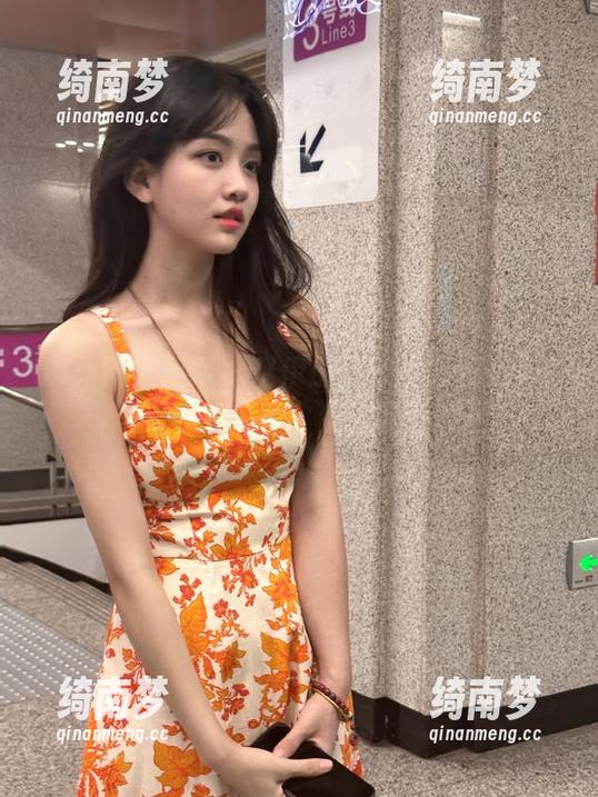 UGirls尤果网 - 赵伊彤水手服特辑：梦幻写真合集的经典资源等你发现
