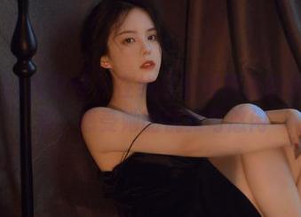 UGirls尤果网 - 在线分享郭婉祈的居家图集，感受她的优雅与悠闲