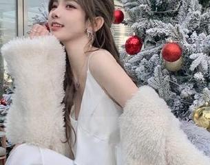 UGirls尤果网 - 金佳佳户外探险写真精选合集：拥抱自由，捕捉生命的每个瞬间