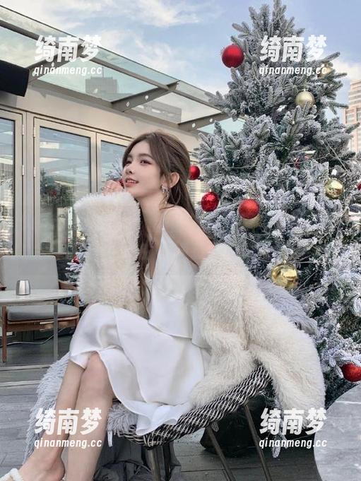 UGirls尤果网 - 金佳佳户外探险写真精选合集：拥抱自由，捕捉生命的每个瞬间