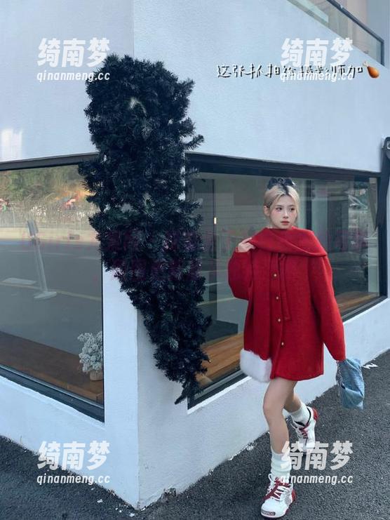 UGirls尤果网 - 探索金子熙白色主题写真，原图更新展示独特风格