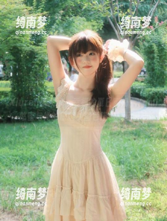 Xiuren秀人网-Yomi悠蜜 Xiuren秀人网 - 幸福的夏日瞬间,Yomi悠蜜与她的原图和图包陪你一起回味