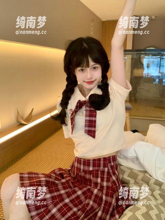 Xiuren秀人网 - 享受初梦瑶精美纯白写真，在线高清浏览，带你走进温柔梦境中的她