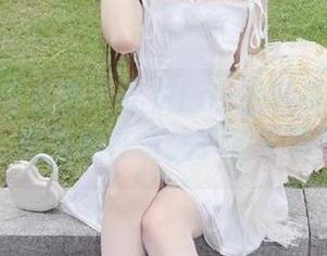Xiuren秀人网 - 奈奈Fox油亮高清写真合集，感受她在镜头下的无限魅力