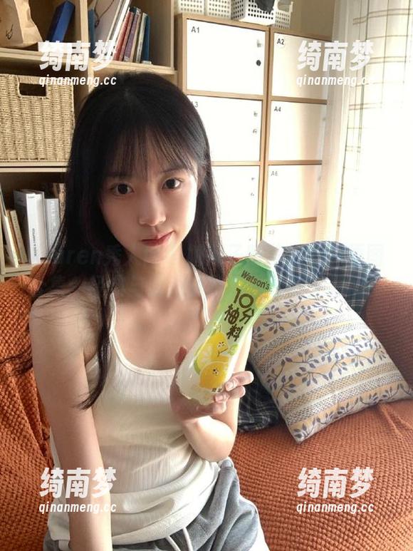 Xiuren秀人网-娜娜子呀 Xiuren秀人网 - 娜娜子呀旗袍写真原图合集:经典与时尚交融,展现绝美瞬间!