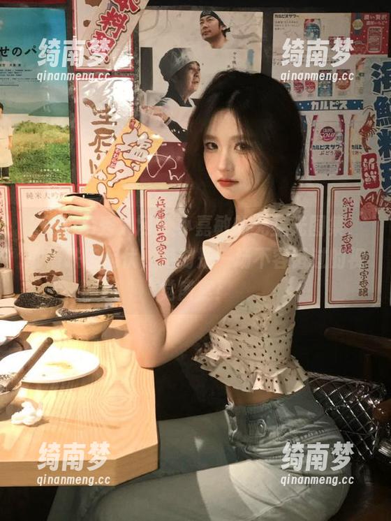 Xiuren秀人网 - 小嘉敏的无圣光图集，剧情跌宕起伏，绝对是一场不容错过的视觉盛宴！