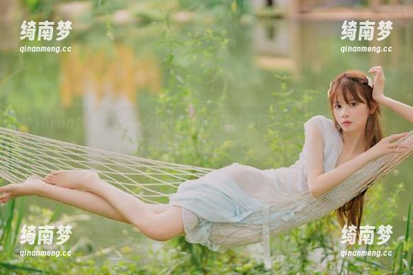 Xiuren秀人网 - 小夕Kitty的牛仔裤美图大放送，别具一格的时尚套图等你来珍藏