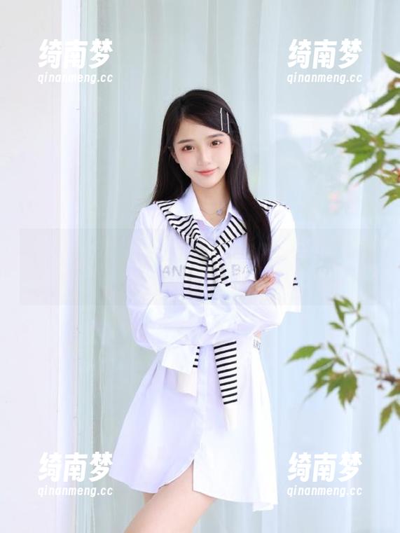 Xiuren秀人网 - 张思允Nice的丝网服饰私房图包，揭示穿搭背后的创意与灵感
