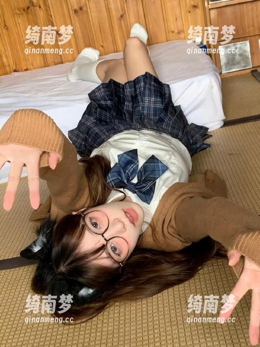 Xiuren秀人网 - 戴渃欣浴室魅力精选：可爱合集揭开她的多重面貌与风采