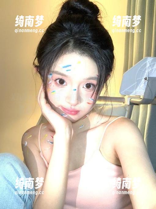 Xiuren秀人网 - 拍黄瓜girl裸足写真全景合集：我们脚下的无限可能与自由