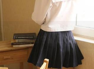 Xiuren秀人网 - 星小兔Meetu私房户外写真：探索美图中的阳光与绿色世界