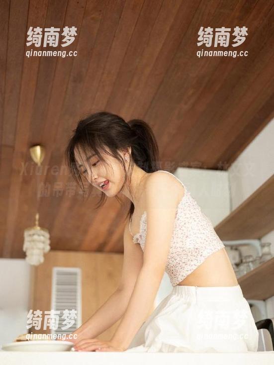 Xiuren秀人网-林文文 Xiuren秀人网 - 定制摄影盛宴:林文文的吊带写真,捕捉每一个动人时刻