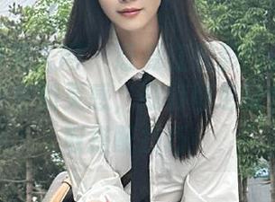 Xiuren秀人网 - 感受江淑影river牛仔裤写真带来的灵感，独特图包让你轻松获取搭配技巧！