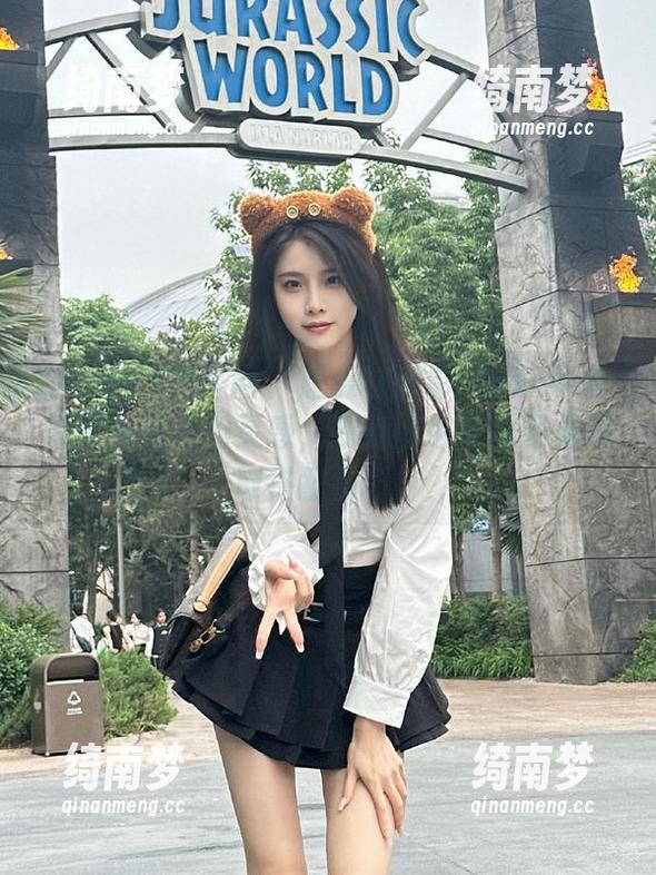 Xiuren秀人网 - 感受江淑影river牛仔裤写真带来的灵感，独特图包让你轻松获取搭配技巧！